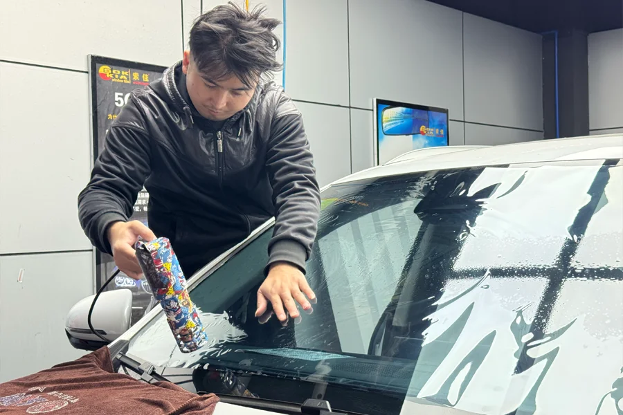 Innovative Adhesive Technology